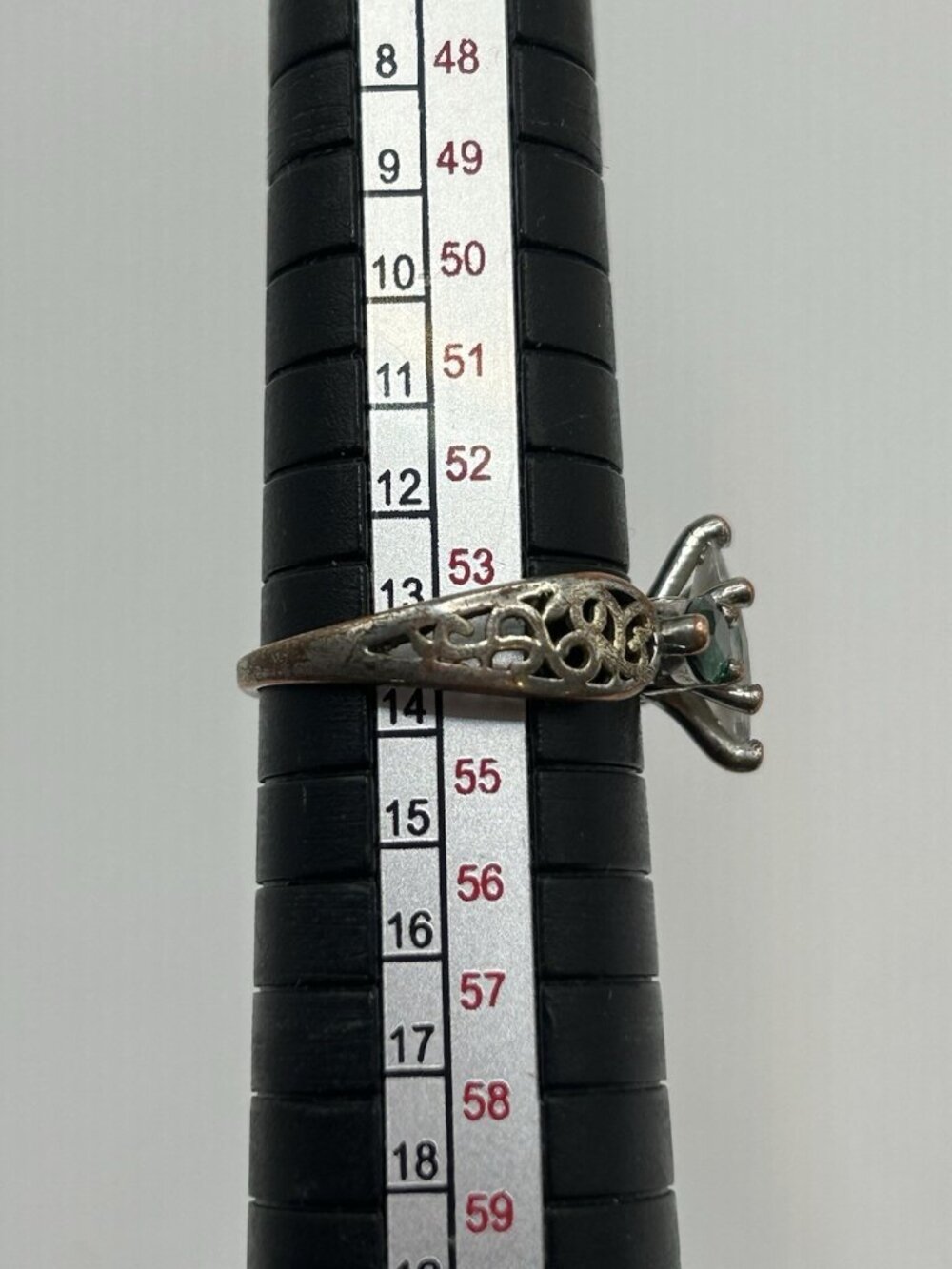 Vintage Marquise Clear & Green Stone Costume Ring Size 7 Mixed Metal As Is Craft - Picture 12 of 12